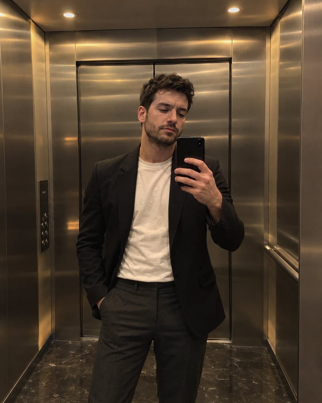 Example result generated with the “ChatGPT Luxury Elevator Mirror Selfie Prompt” prompt